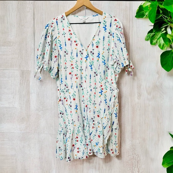 LC Lauren Conrad Mini Wrap Dress Size XXL Floral Print Short Sleeve V Neck - Picture 2 of 7